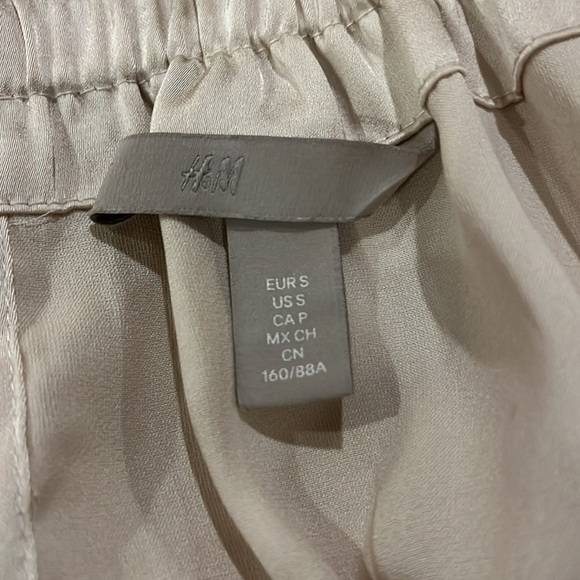 H&M Champagne Gathered Neck Blouse - Picture 4 of 6